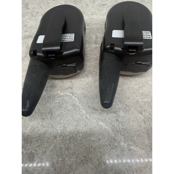 Silvania Two-way radios FRS104 with manual. Pre-owned. - Picture 3 of 6